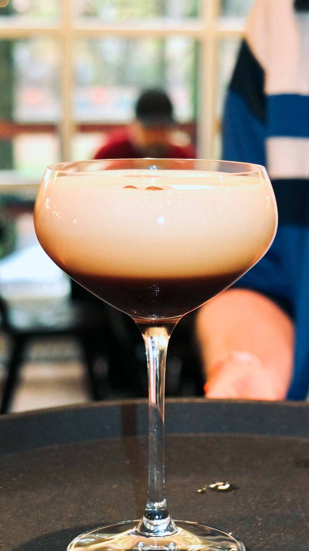 Der beste und schaumigste Espresso Martini in Westberlin